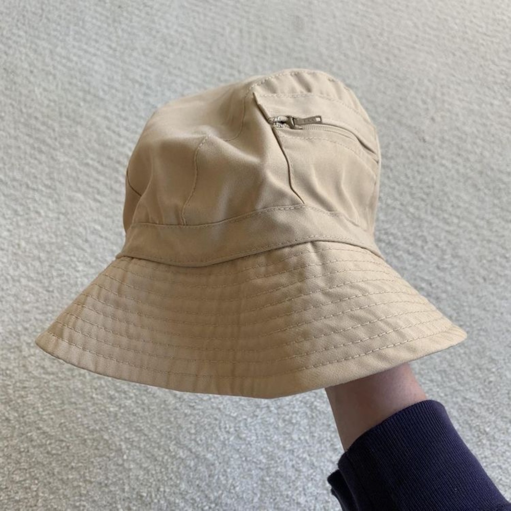 y2k zippered beige bucket hat